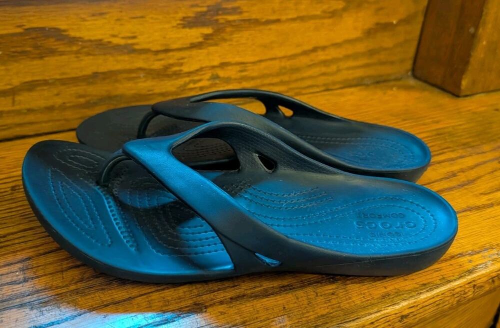 Crocs Classic Flipflop Sandals Women's 11 Shoes Navy